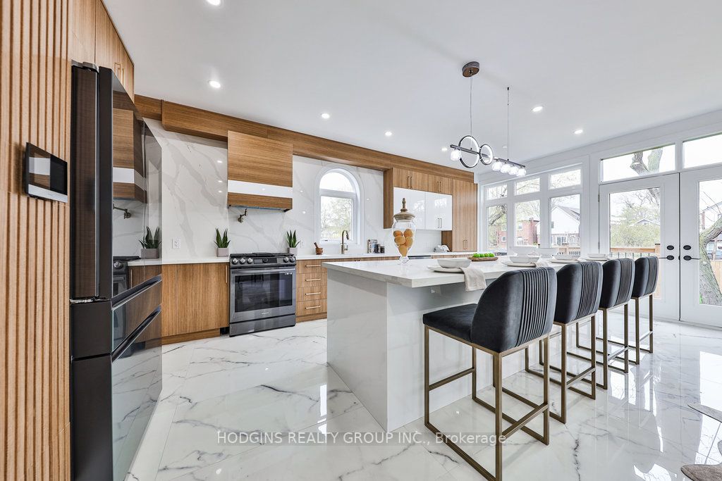83 Kalmar Ave