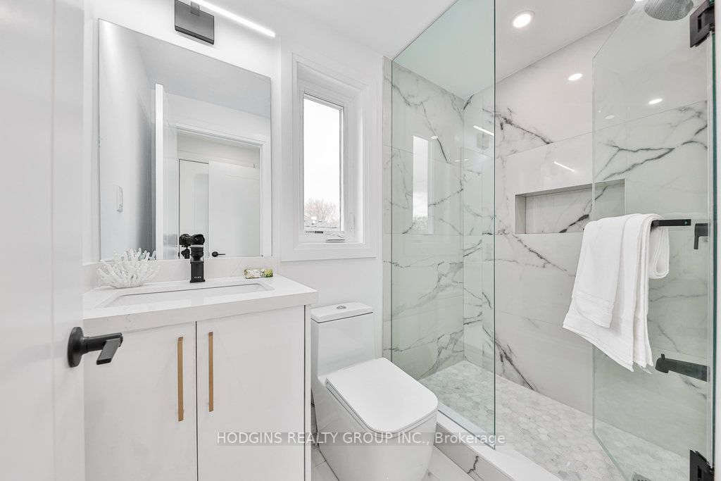 83 Kalmar Ave