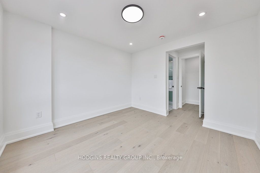83 Kalmar Ave