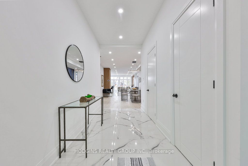 83 Kalmar Ave