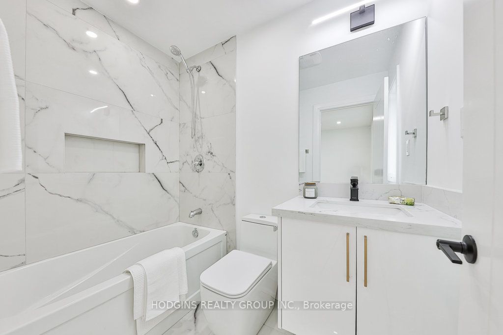 83 Kalmar Ave