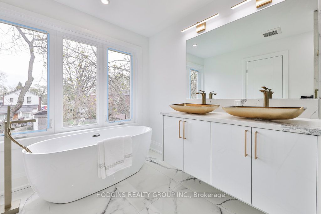 83 Kalmar Ave