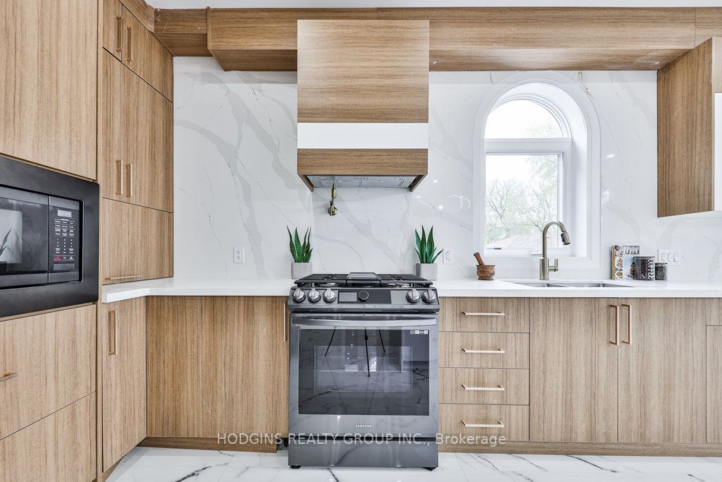 83 Kalmar Ave