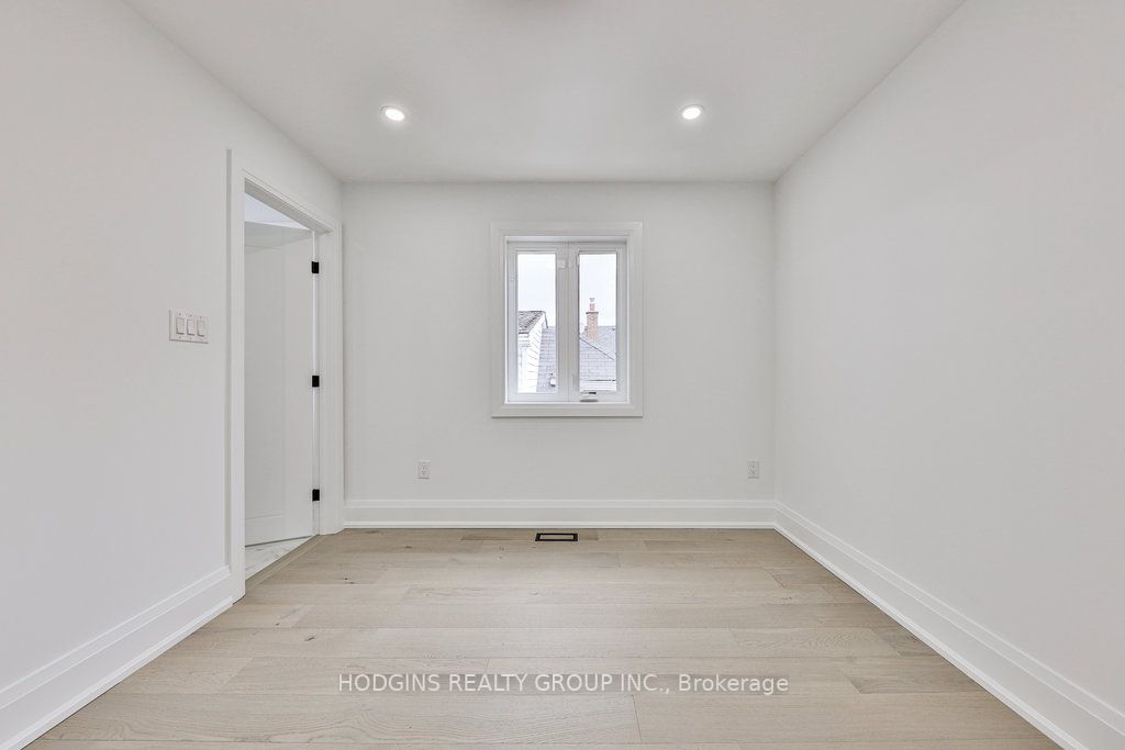 83 Kalmar Ave