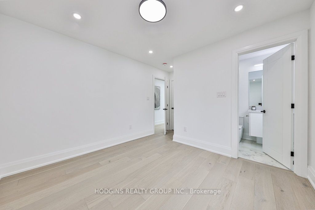 83 Kalmar Ave