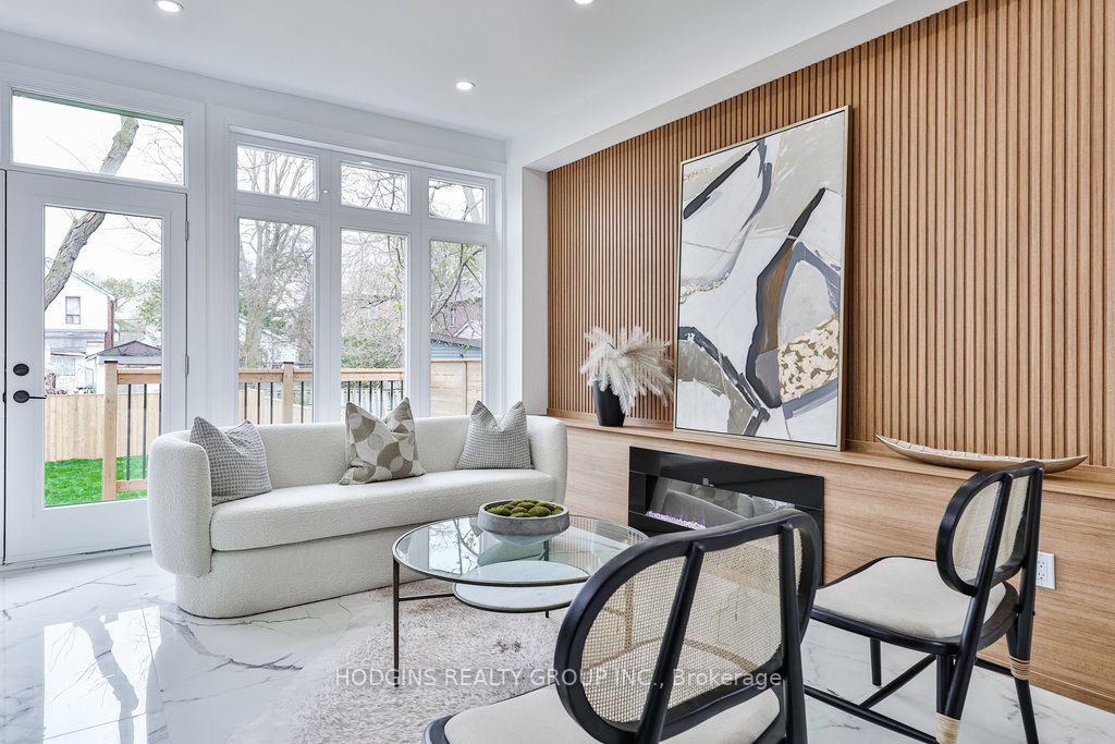 83 Kalmar Ave