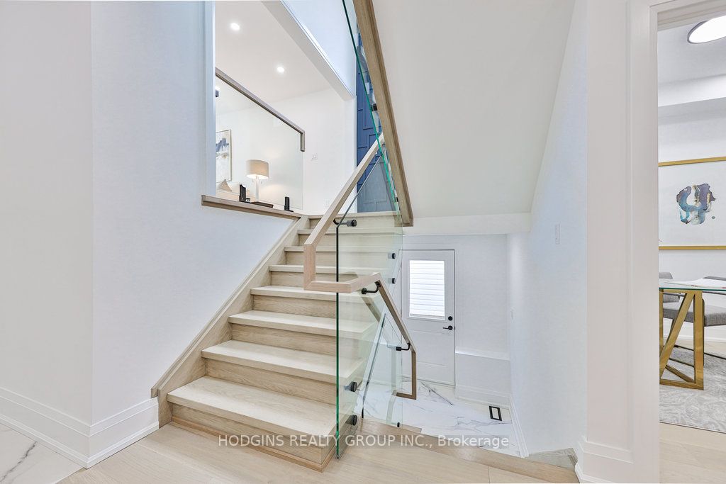 83 Kalmar Ave