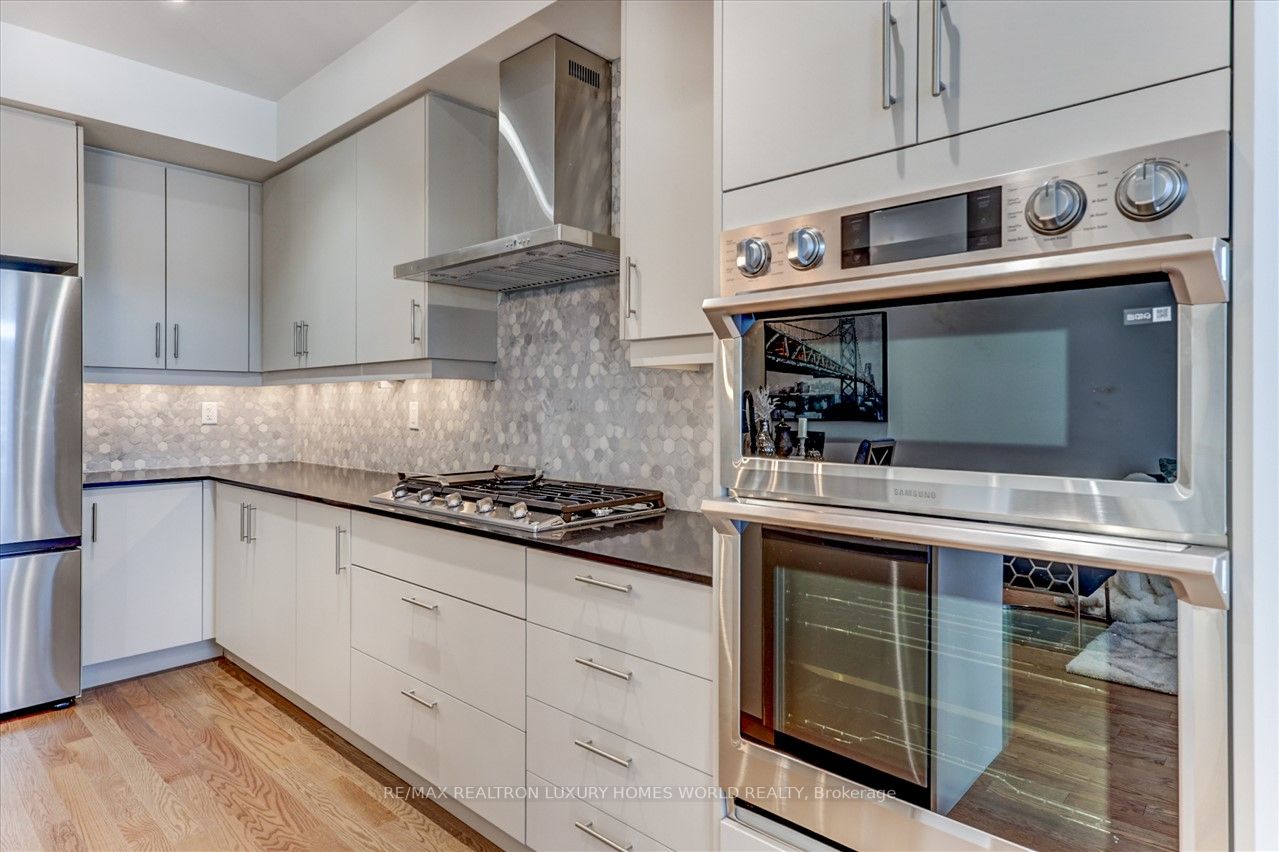 9 Floodgate Rd