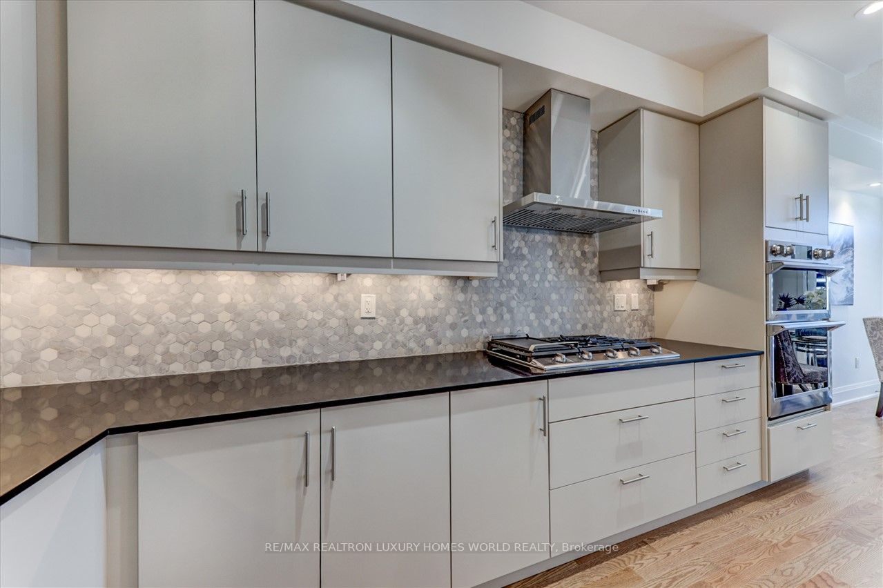 9 Floodgate Rd