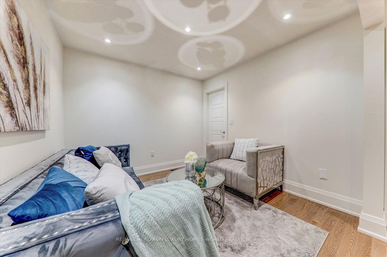 9 Floodgate Rd