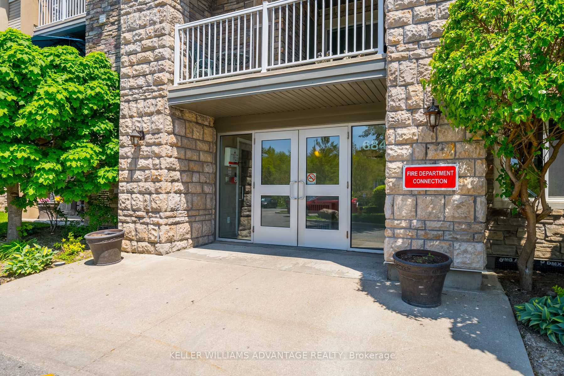 684 Warden Avenue #305