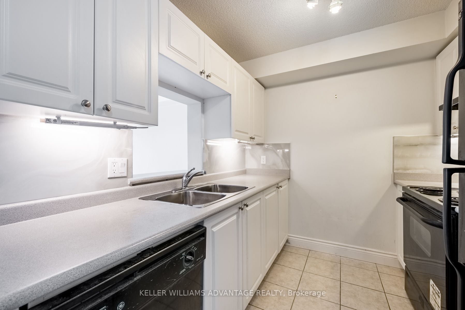 684 Warden Avenue #305
