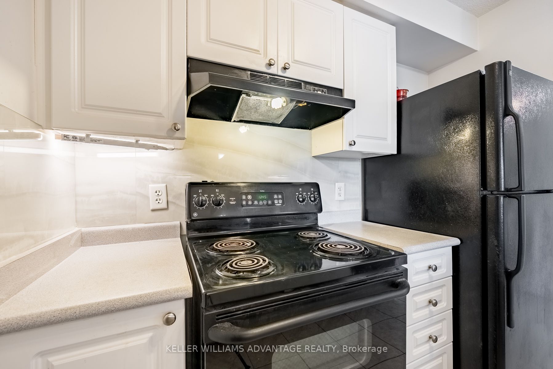 684 Warden Avenue #305