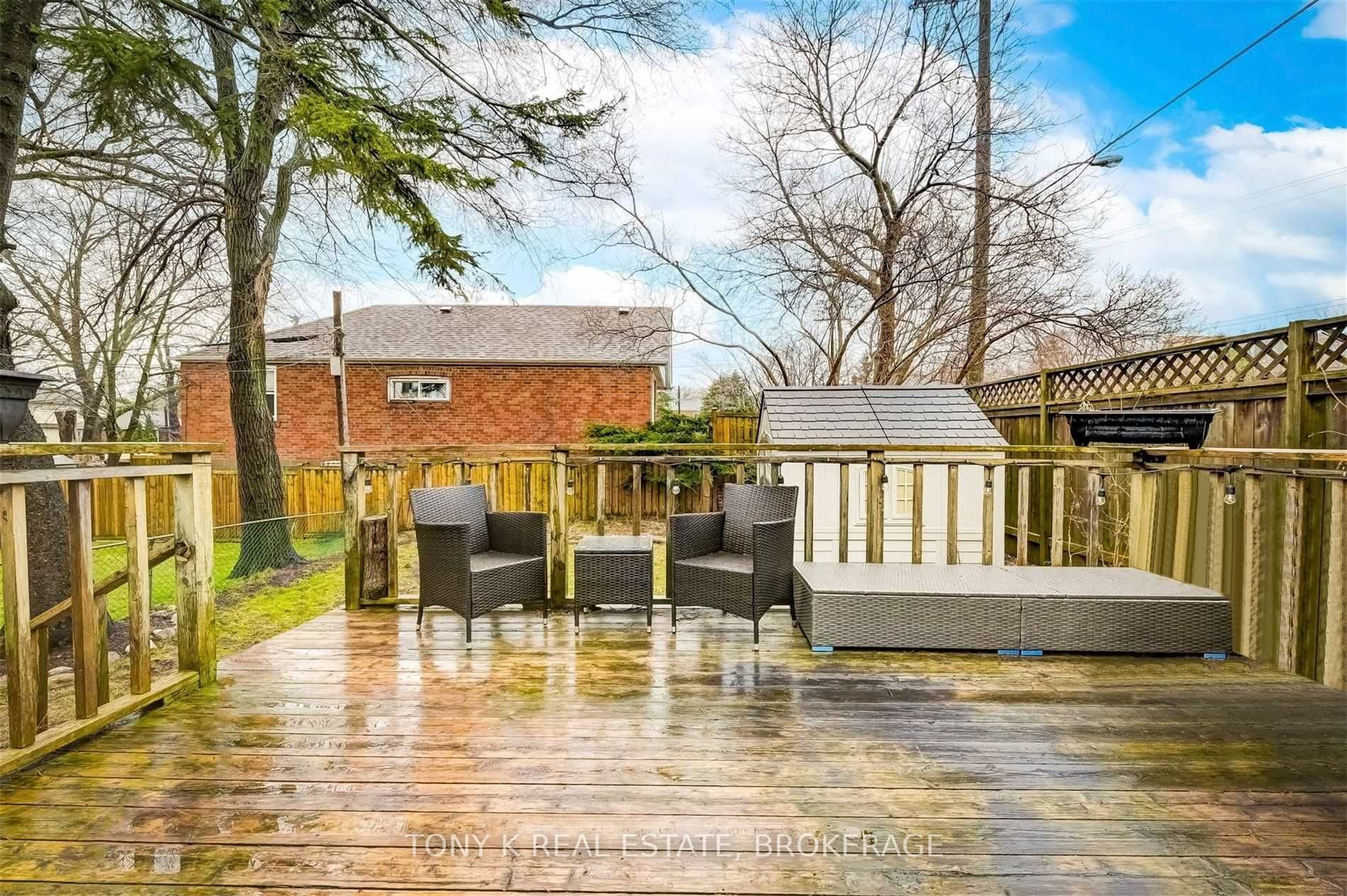 312 Warden Ave