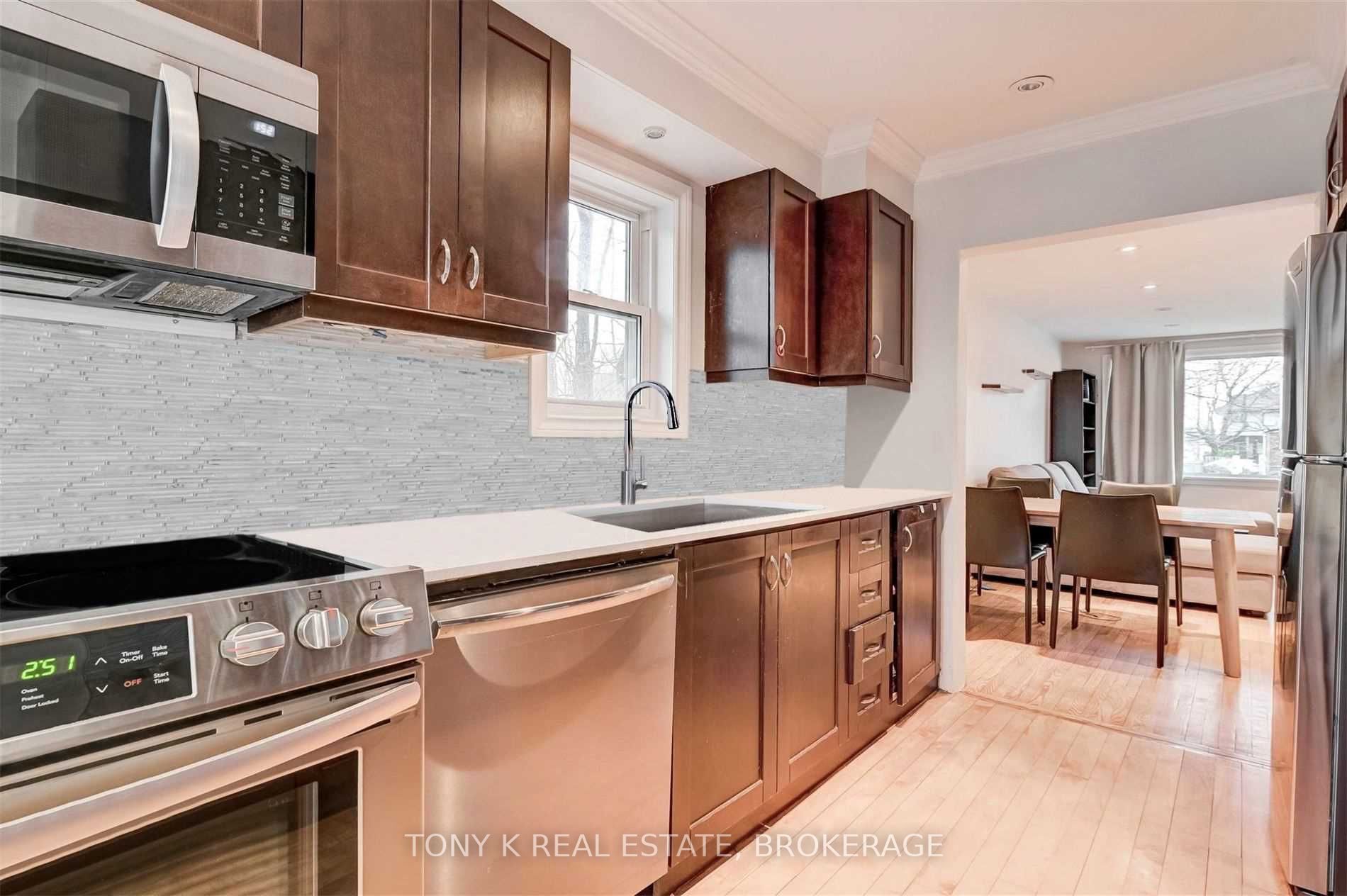 312 Warden Ave