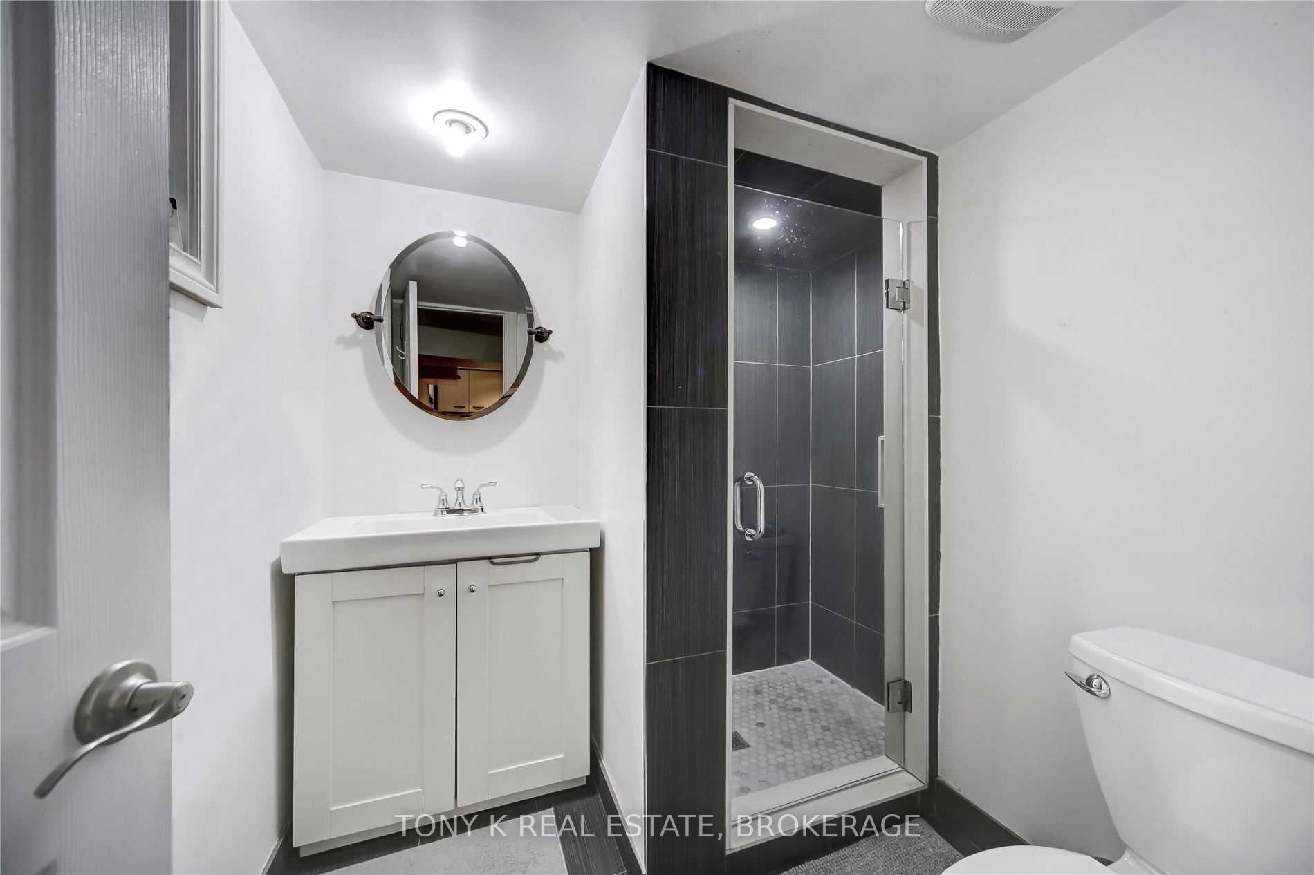312 Warden Ave