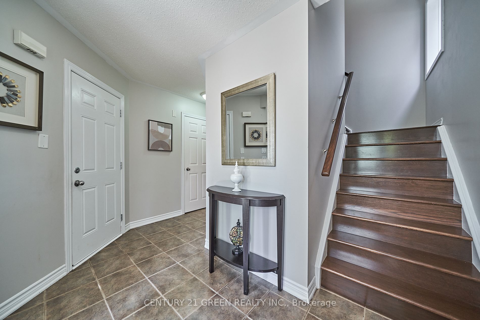 Listing E6053936 - Large Photo # 3