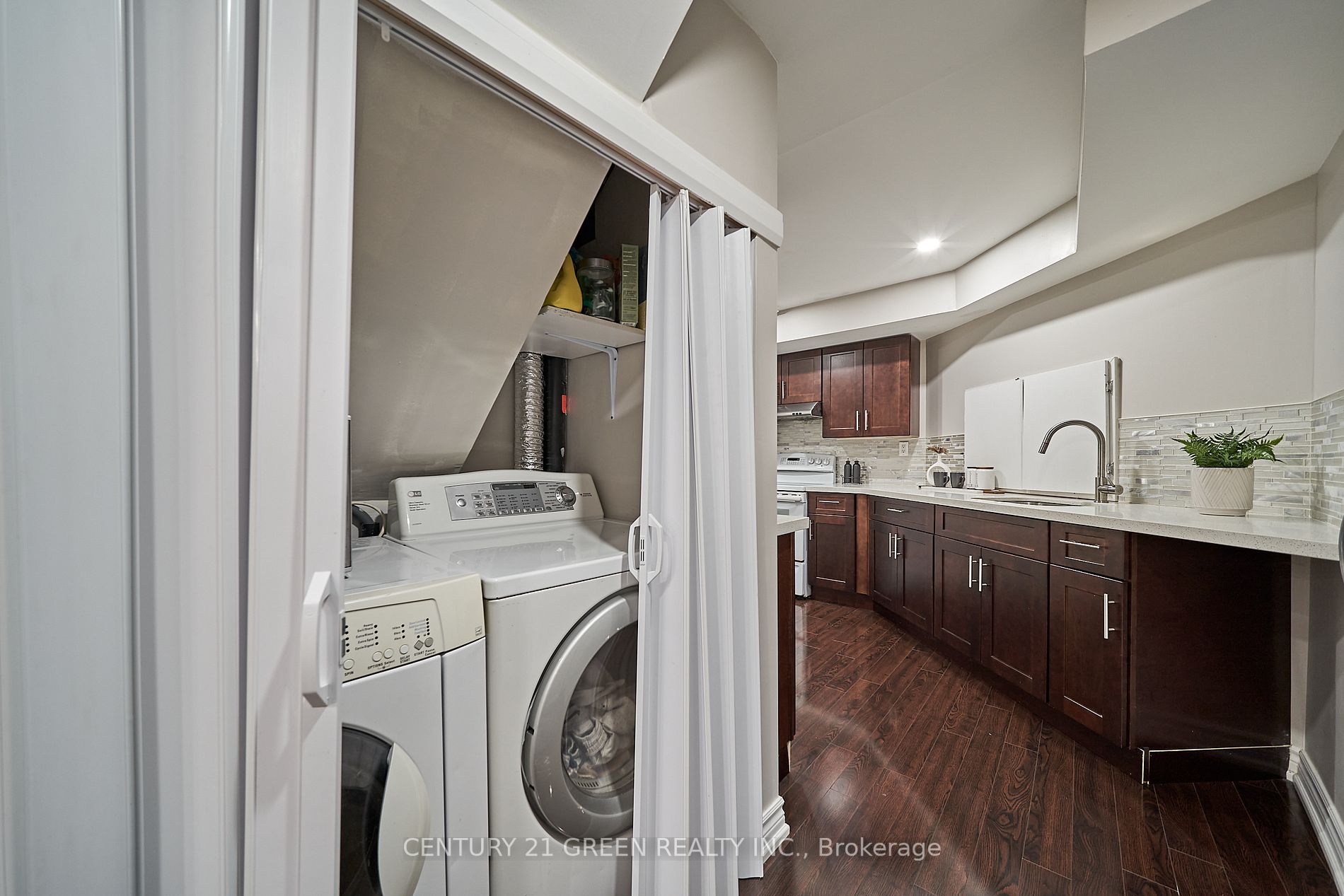 Listing E6053936 - Large Photo # 28