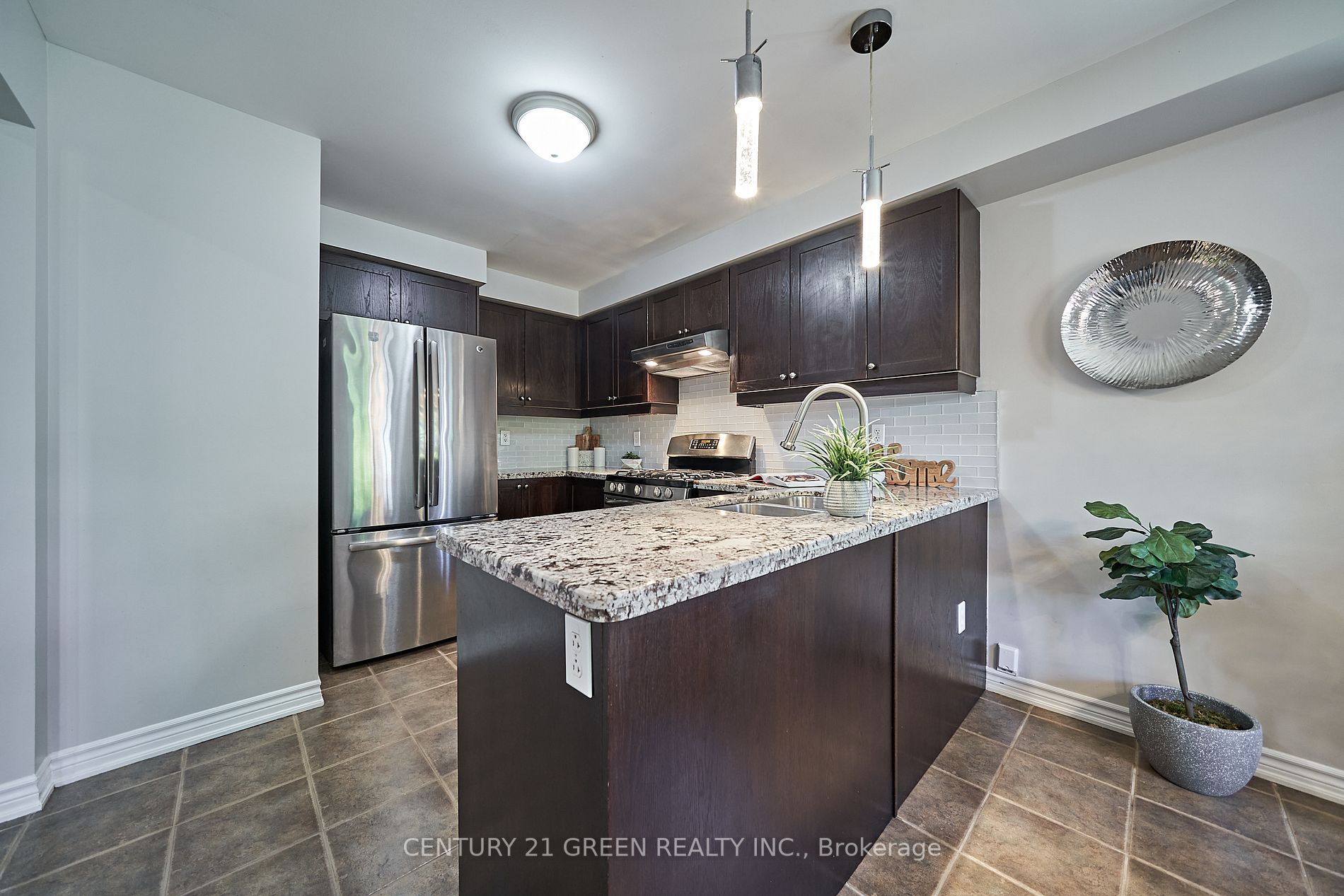 Listing E6053936 - Large Photo # 10