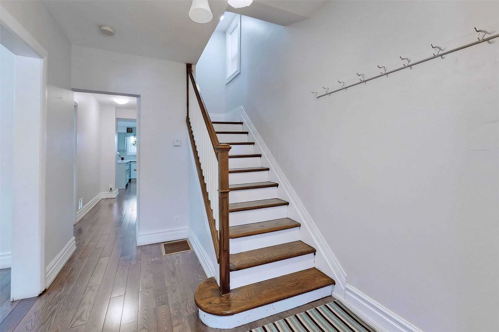 86 Oak Park Avenue