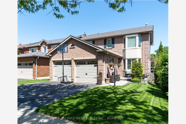 230 Lawson St, Pickering