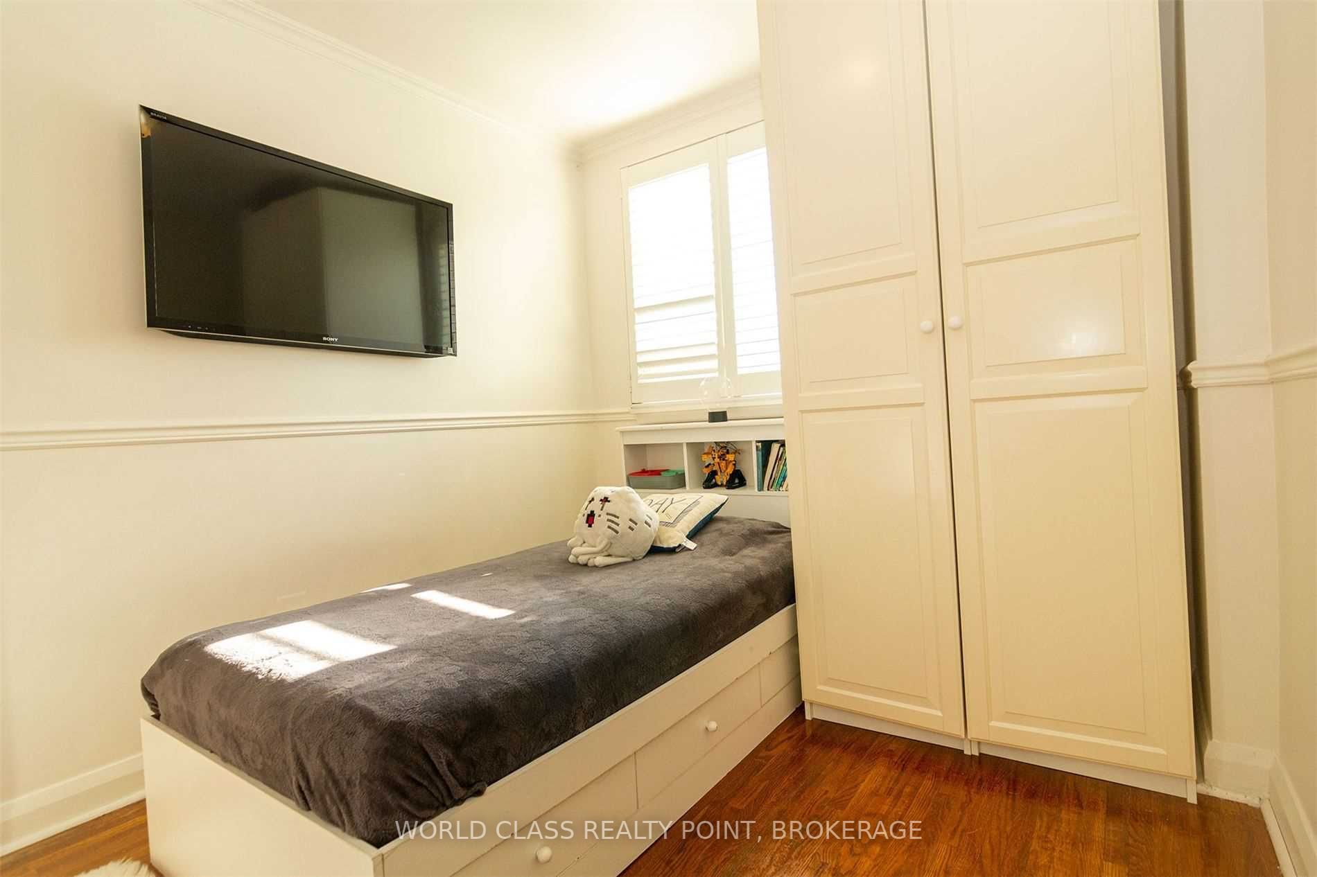 20 Benadair Crt