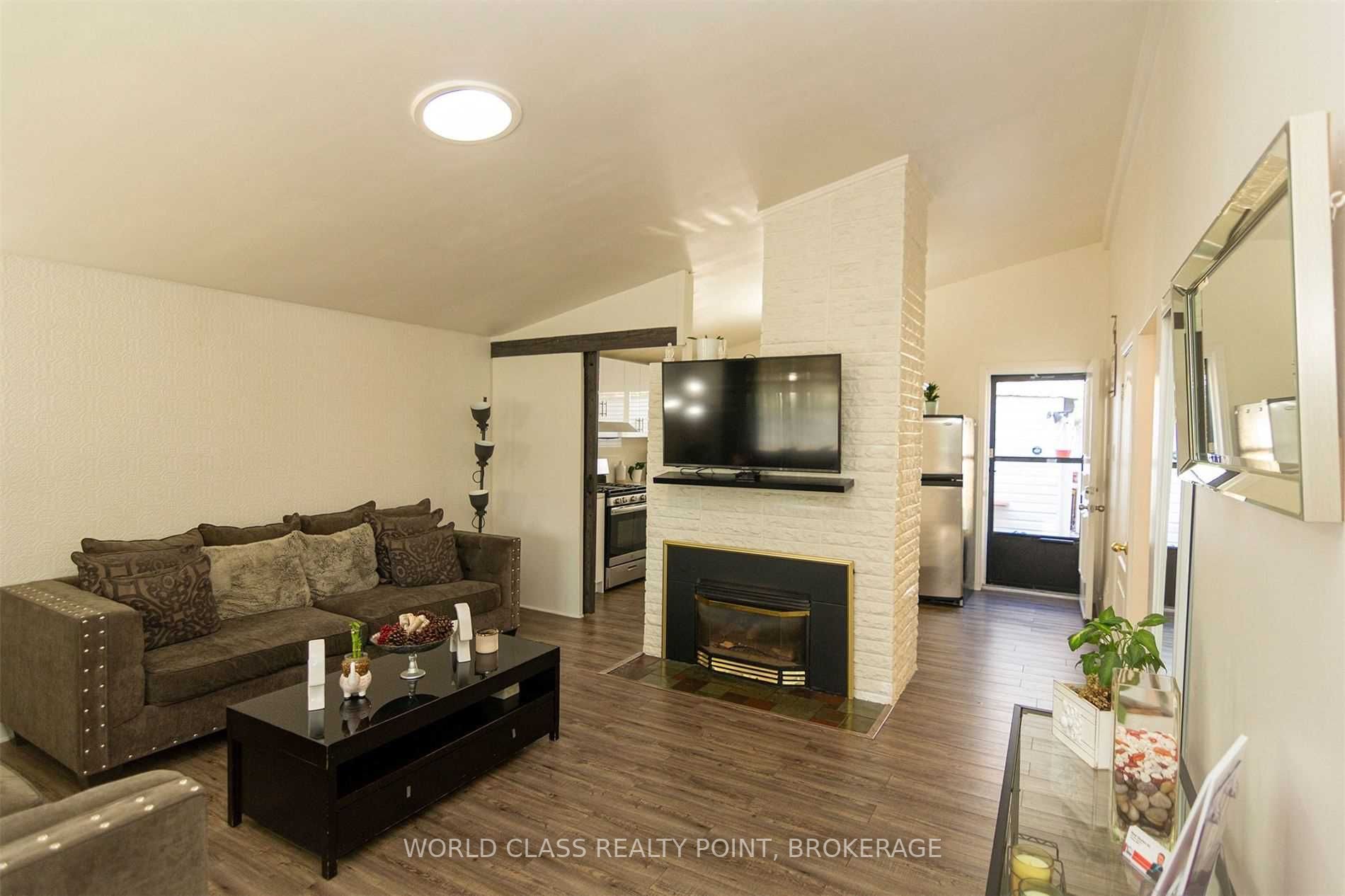 20 Benadair Crt