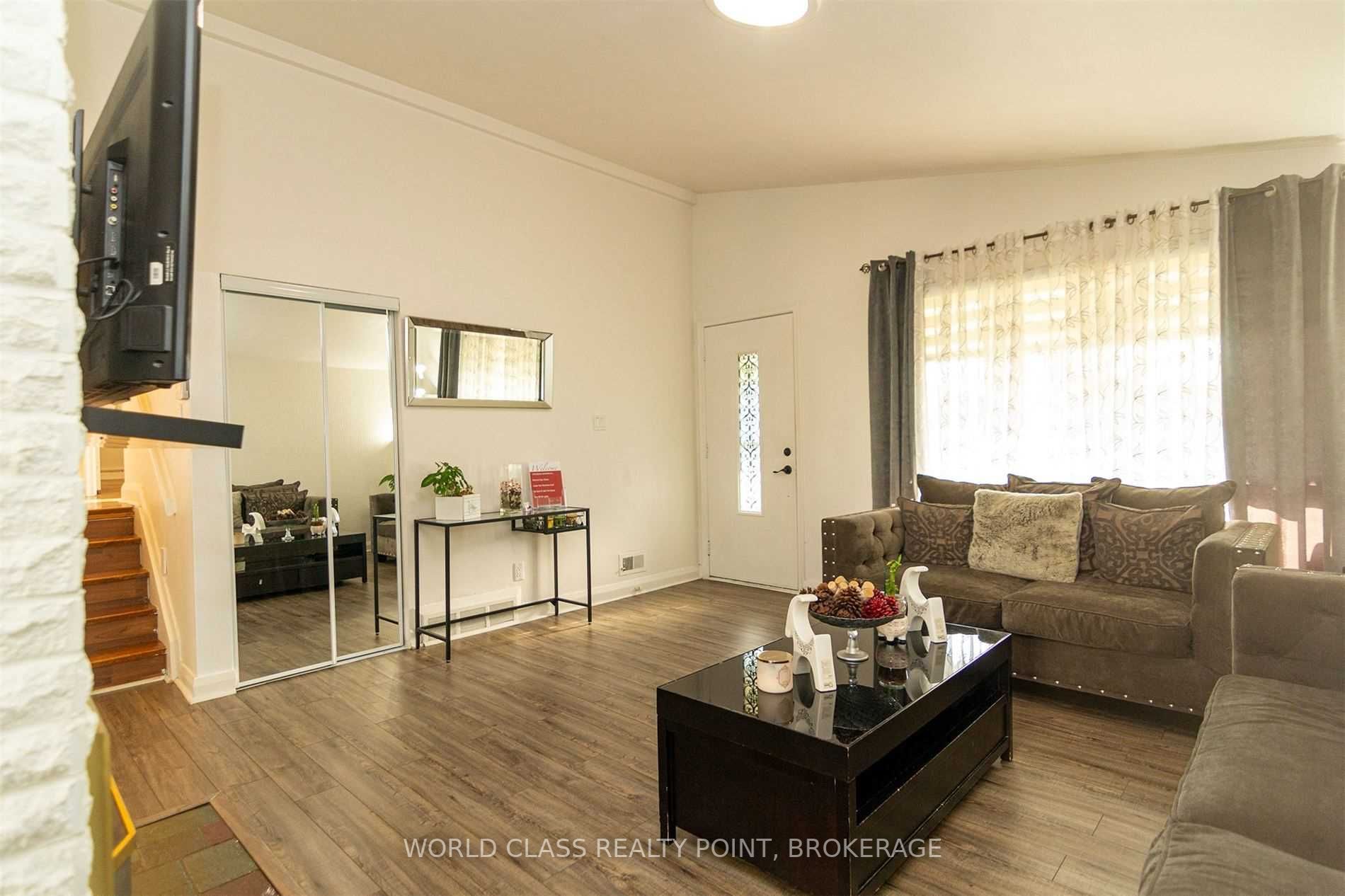 20 Benadair Crt