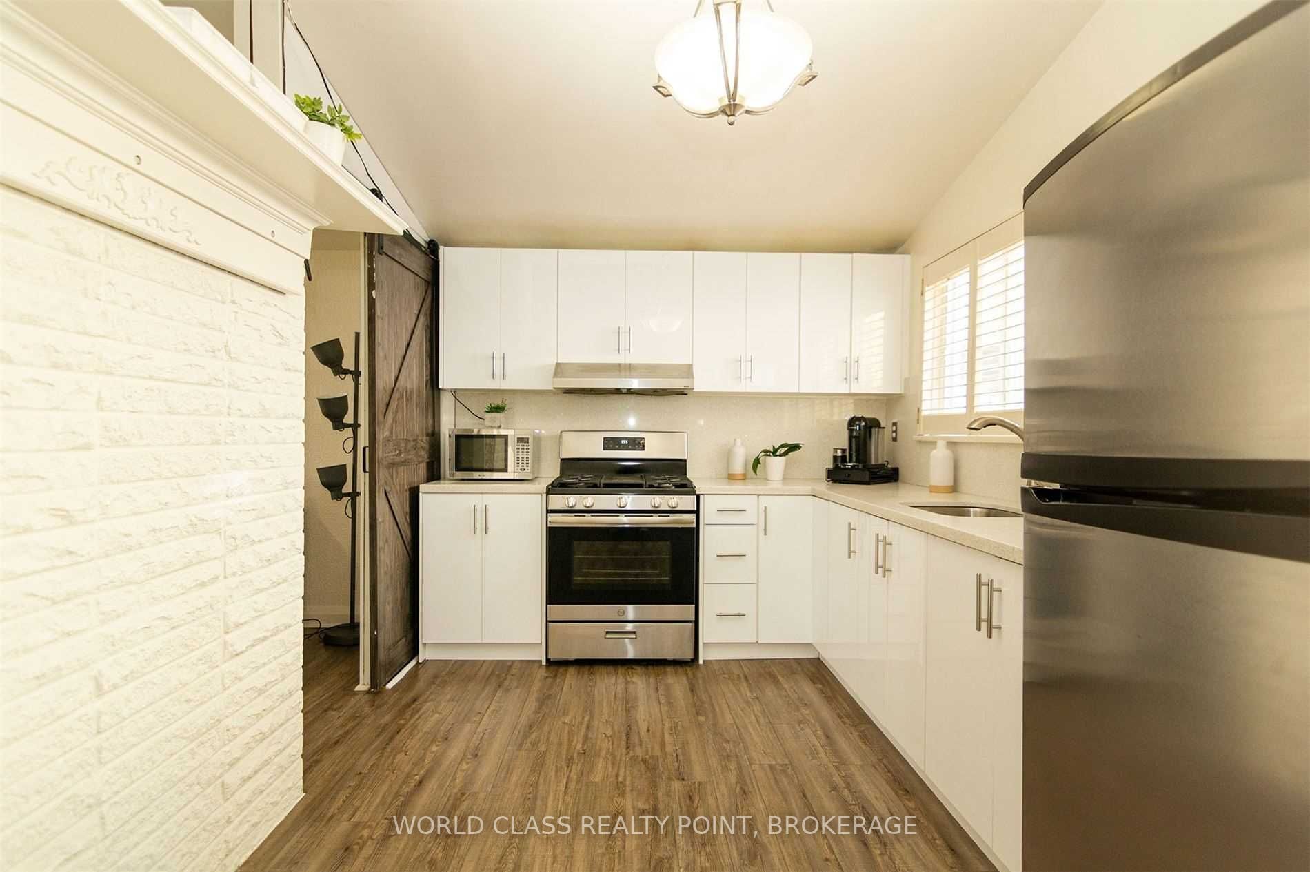 20 Benadair Crt