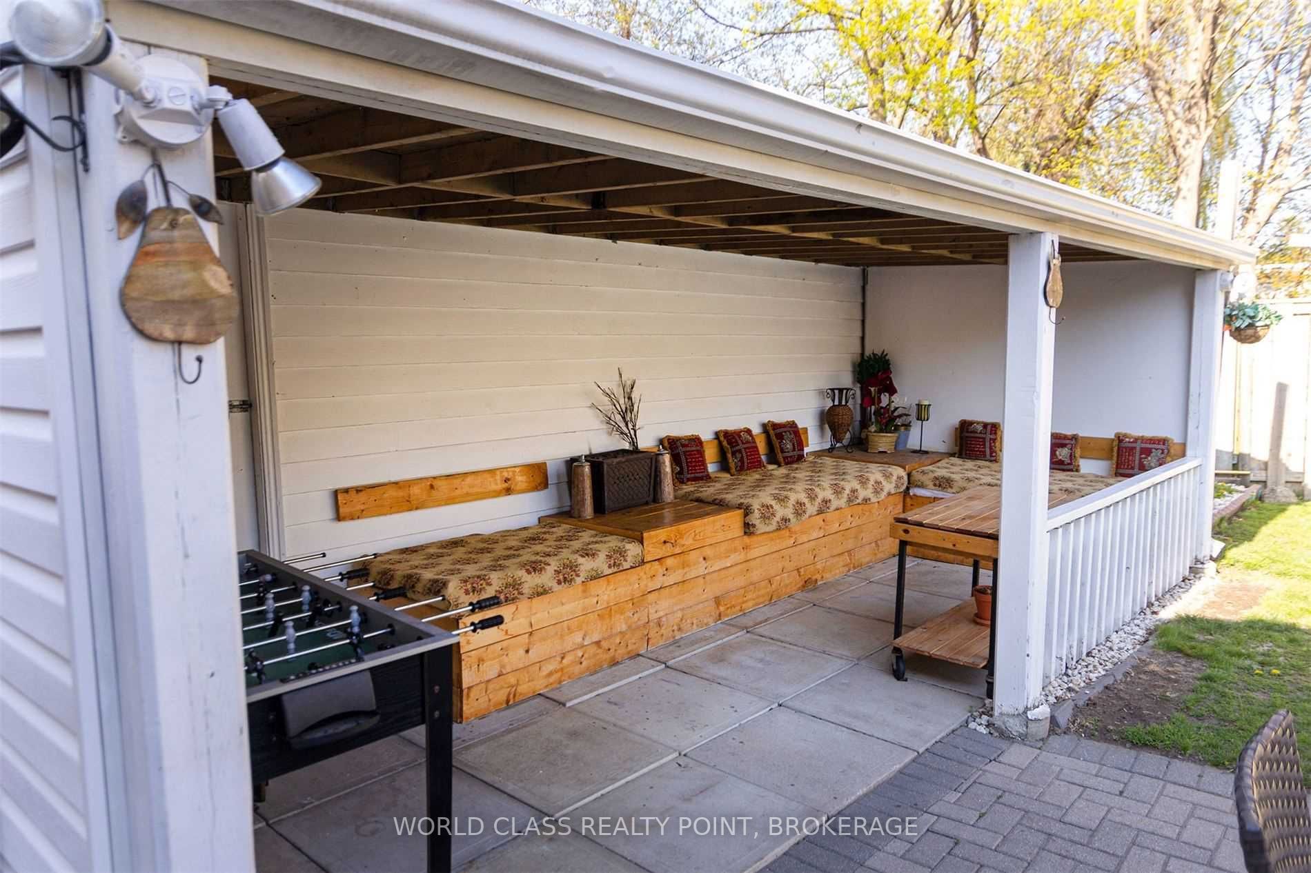20 Benadair Crt