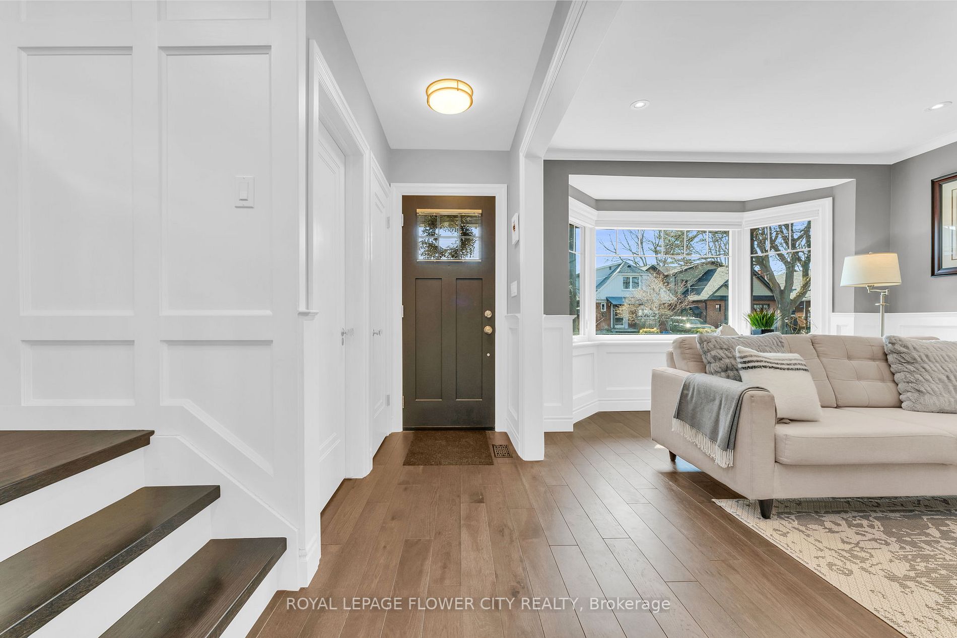33 Norlong Boulevard