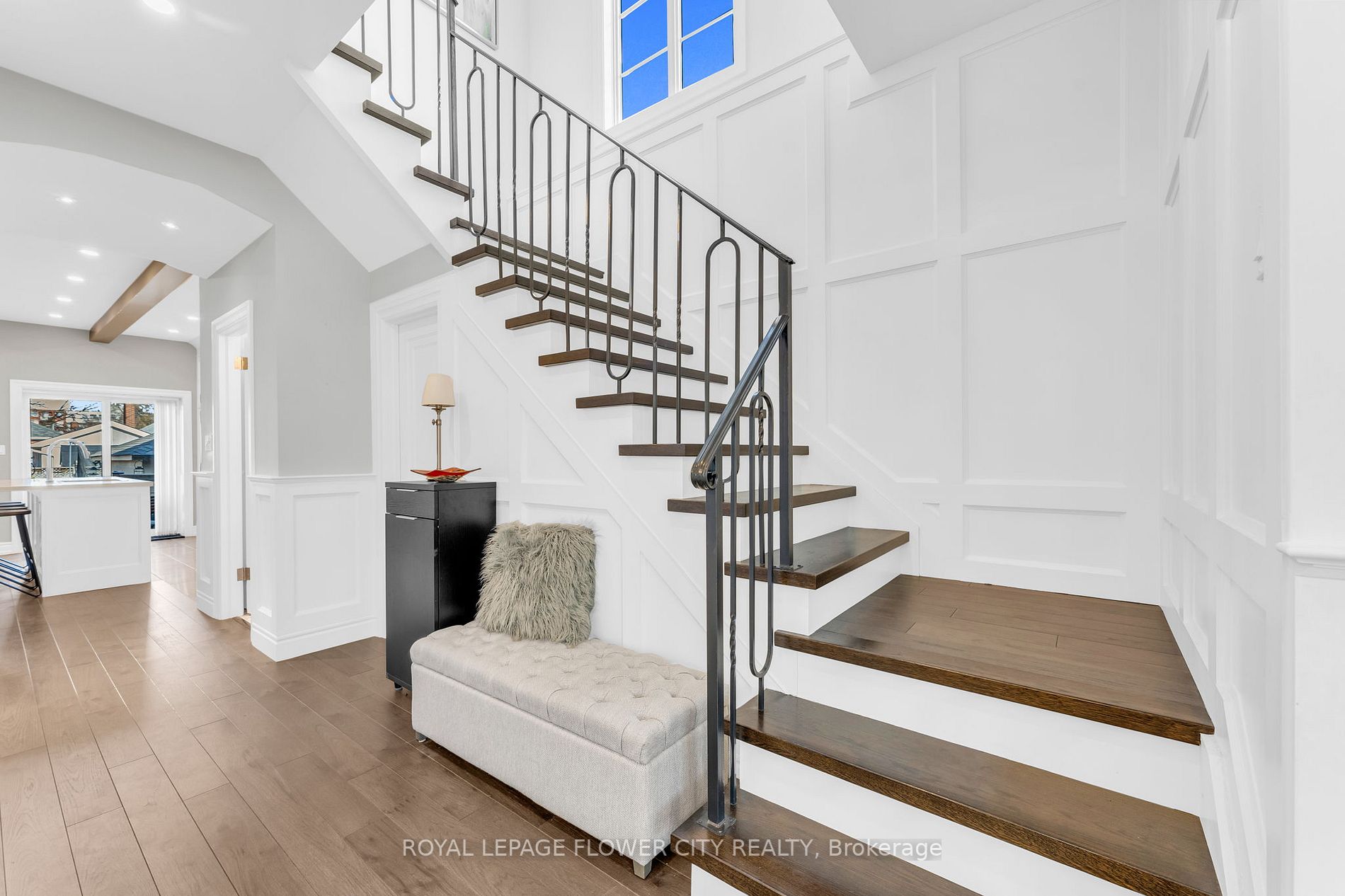33 Norlong Boulevard