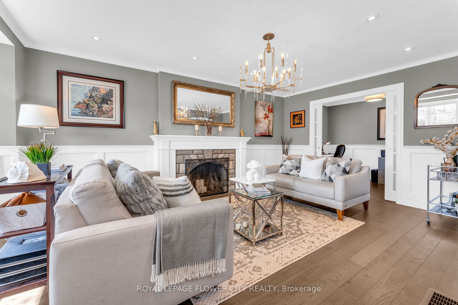 33 Norlong Boulevard