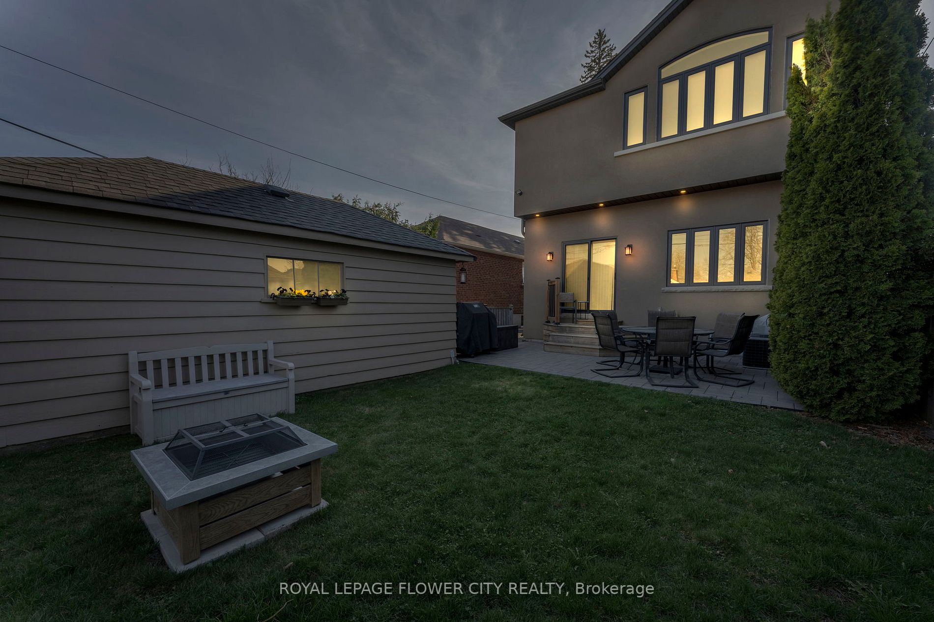 33 Norlong Boulevard