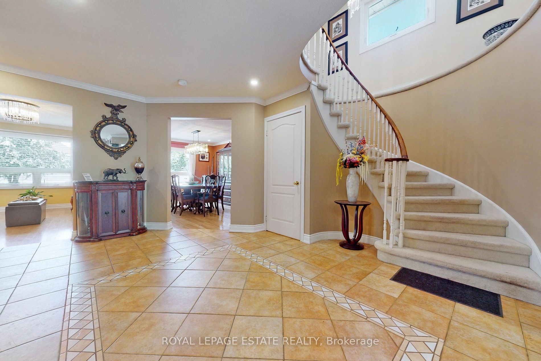 936 Mount Allan Avenue