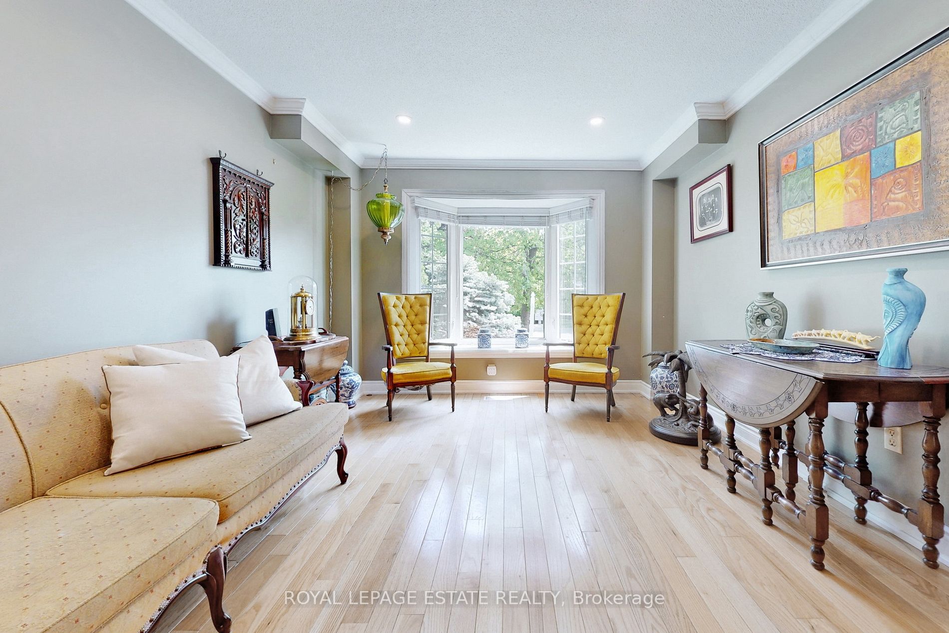 936 Mount Allan Avenue