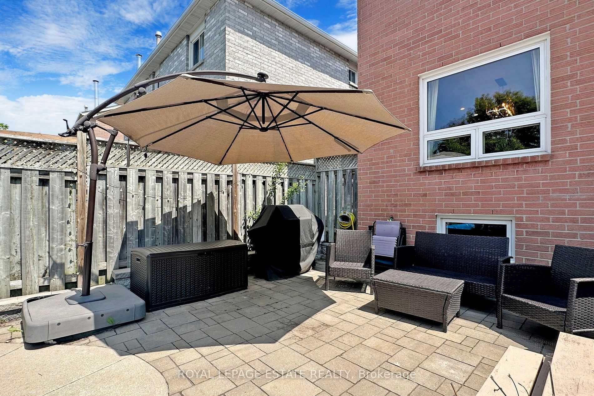 936 Mount Allan Avenue