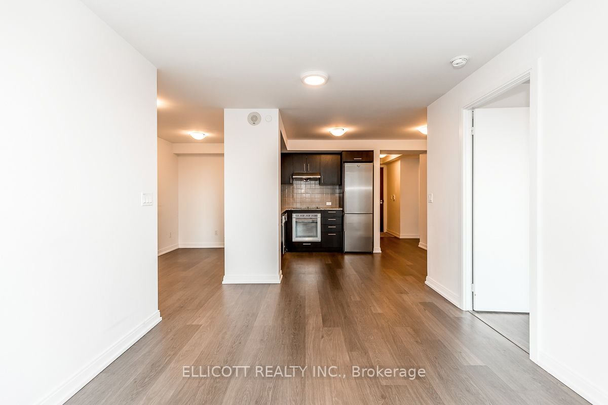255 Village Green Sq, #1211