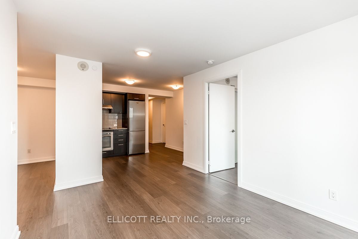 255 Village Green Sq, #1211