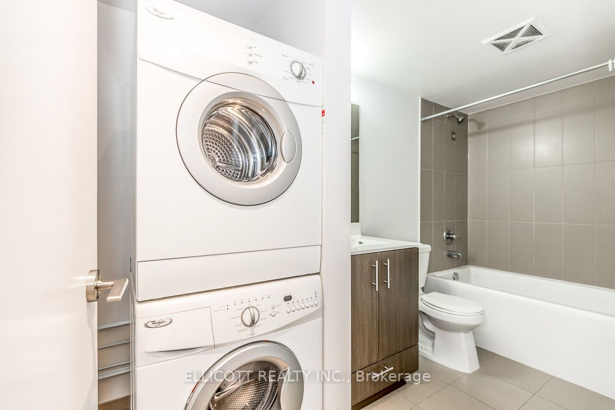 255 Village Green Sq, #1211
