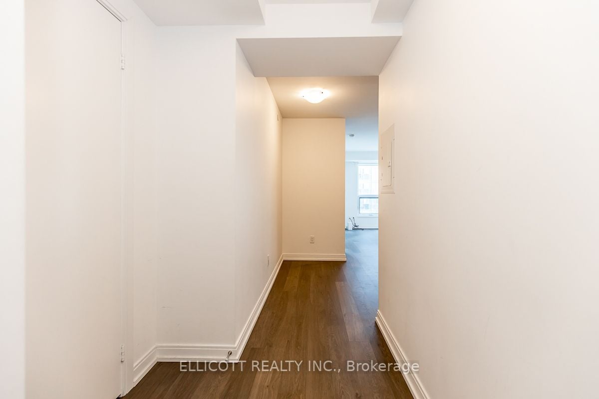 255 Village Green Sq, #1211