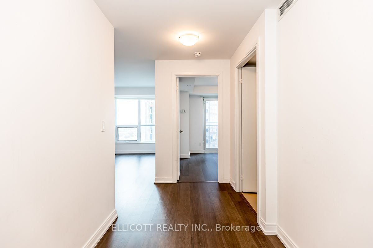 255 Village Green Sq, #1211