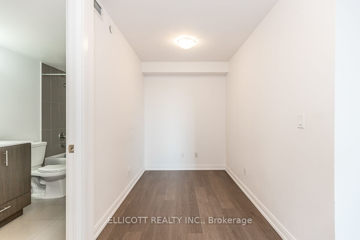255 Village Green Sq, #1211