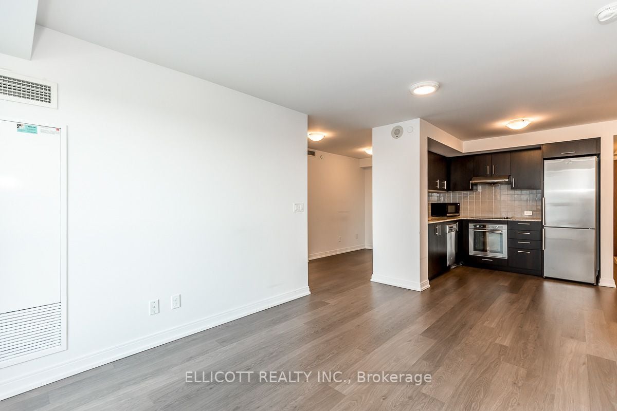 255 Village Green Sq, #1211
