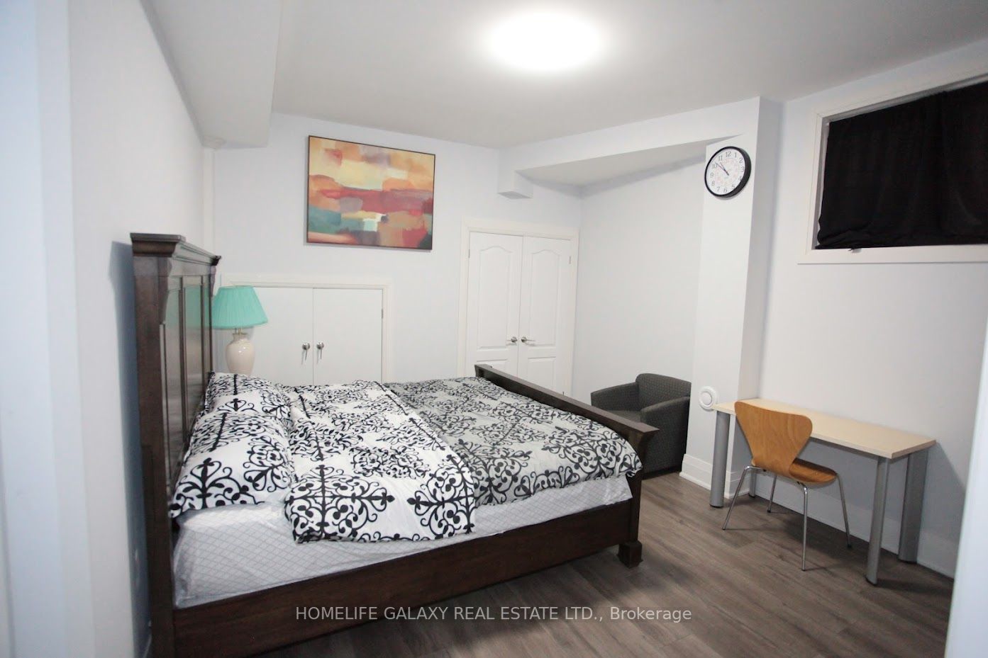 1794 Grandview Street N