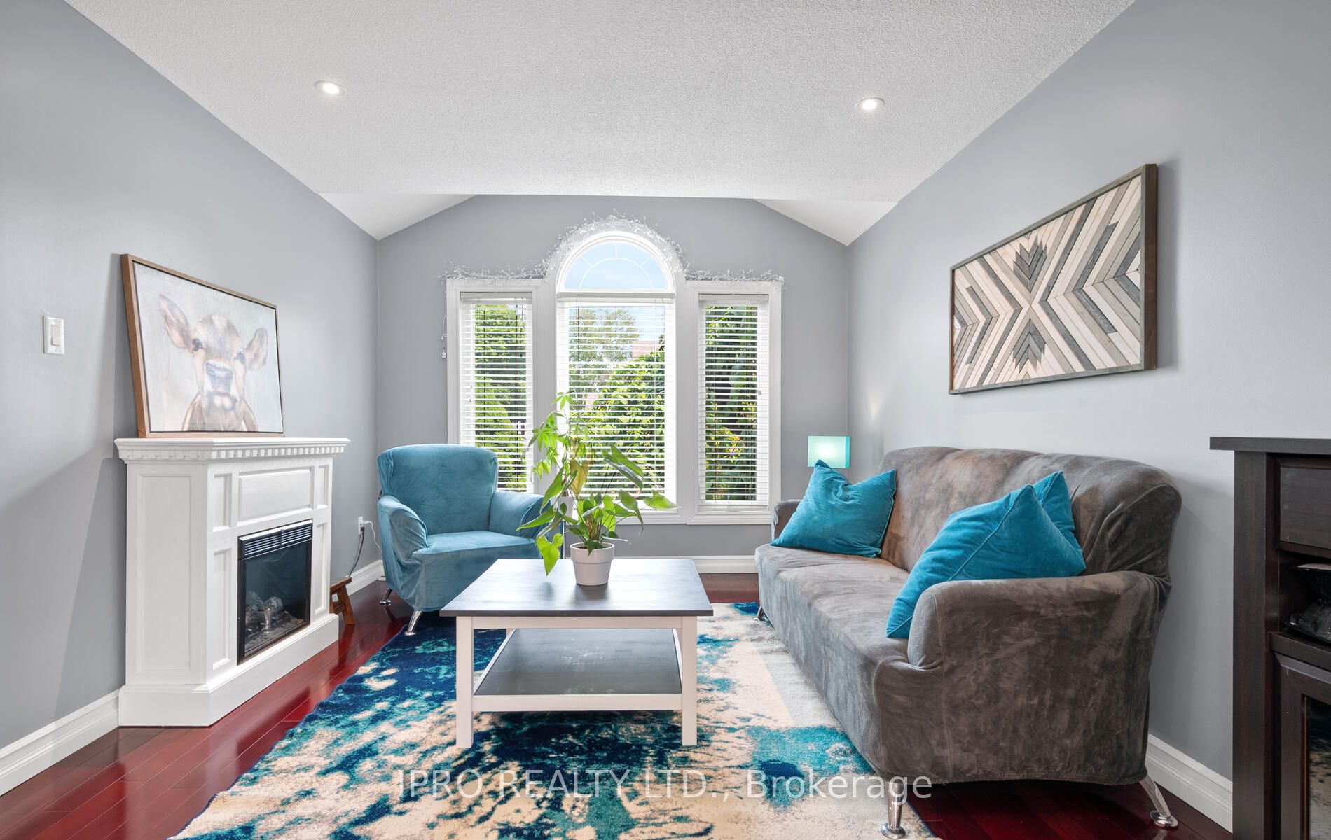 10 Mayflower St