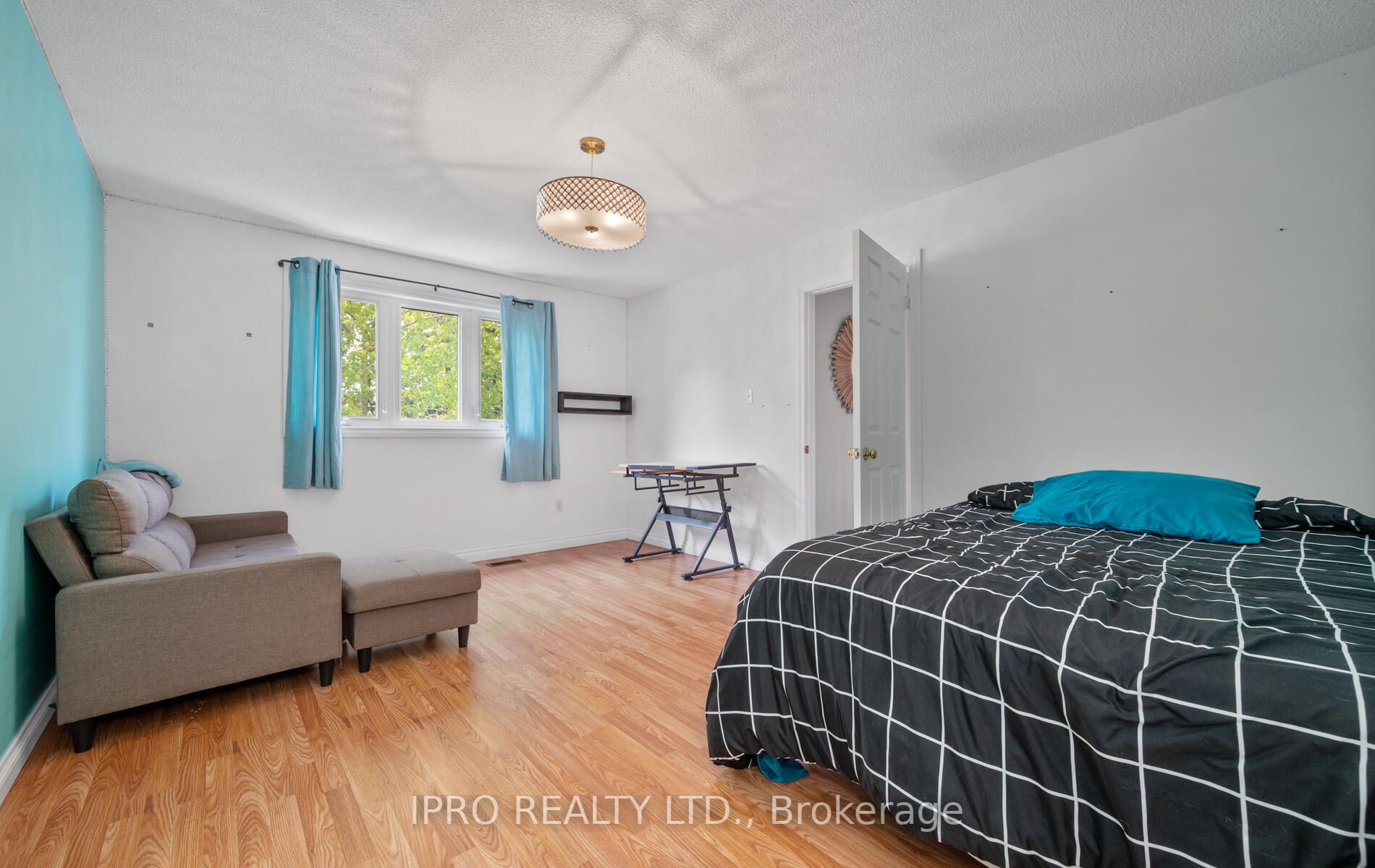 10 Mayflower St