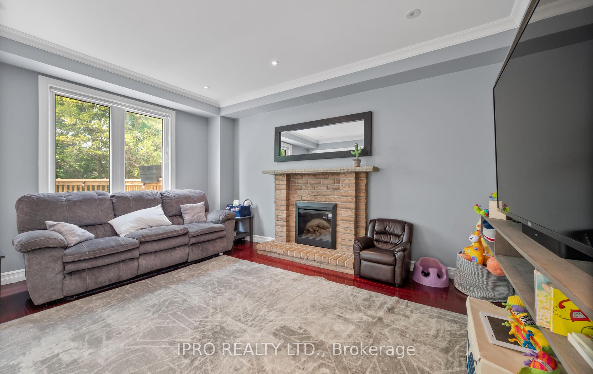 10 Mayflower St