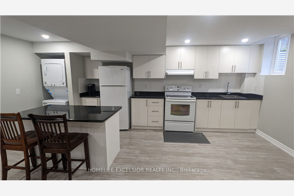 243 Montgomery Ave, Whitby
