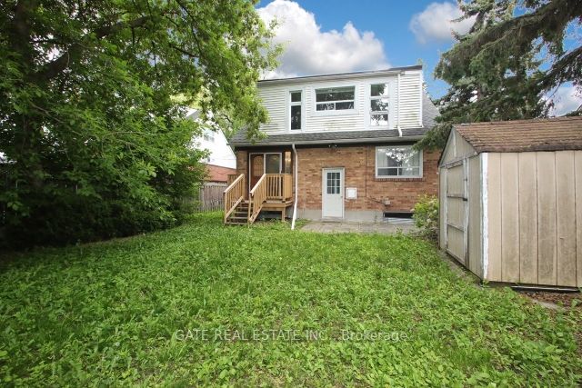 6 Lindal Ave